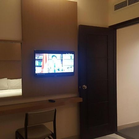 Kharisma Hotel Мадиун Экстерьер фото