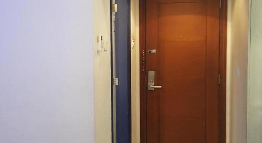 Kharisma Hotel Мадиун Экстерьер фото