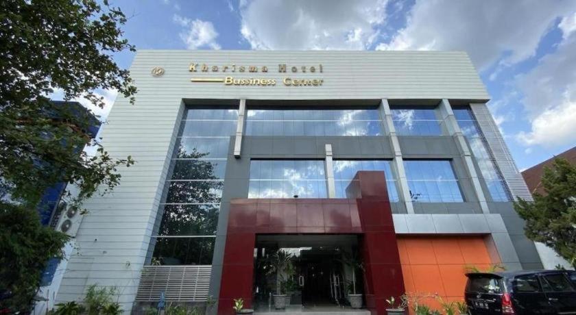 Kharisma Hotel Мадиун Экстерьер фото